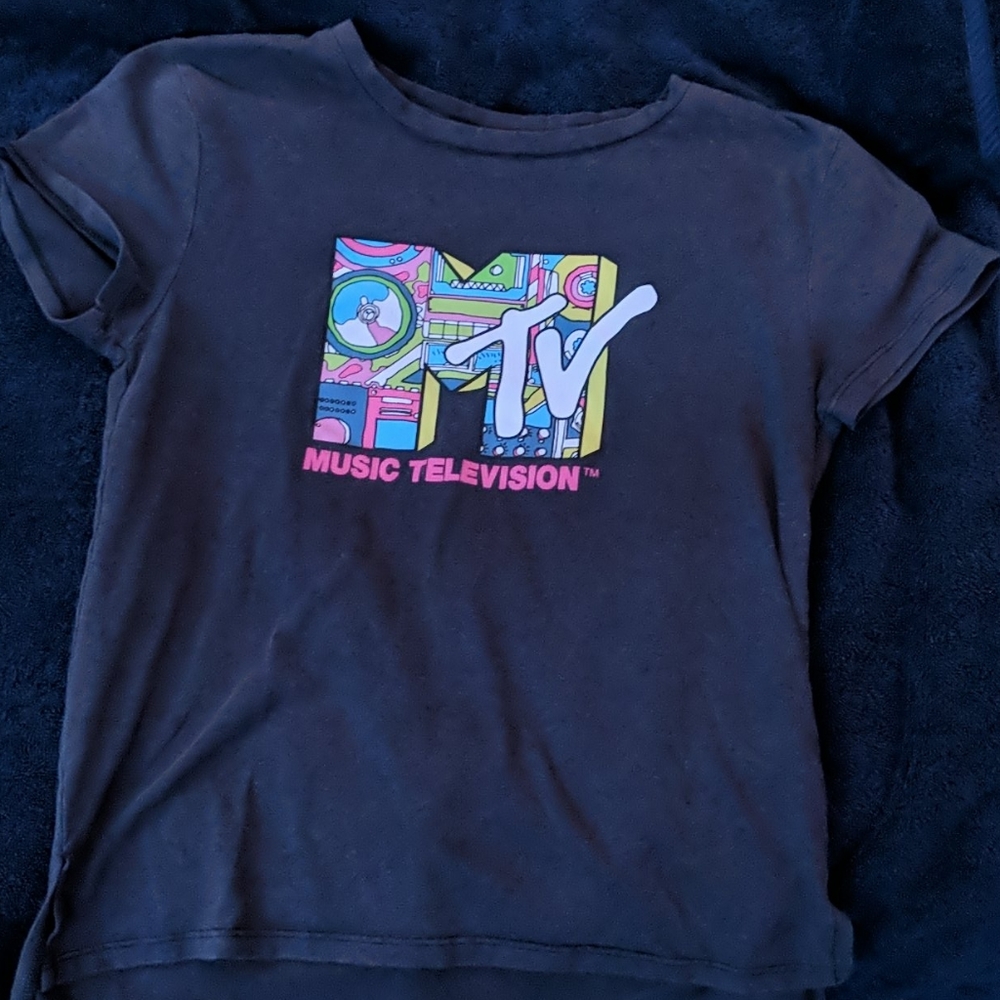 Short sleeve tee